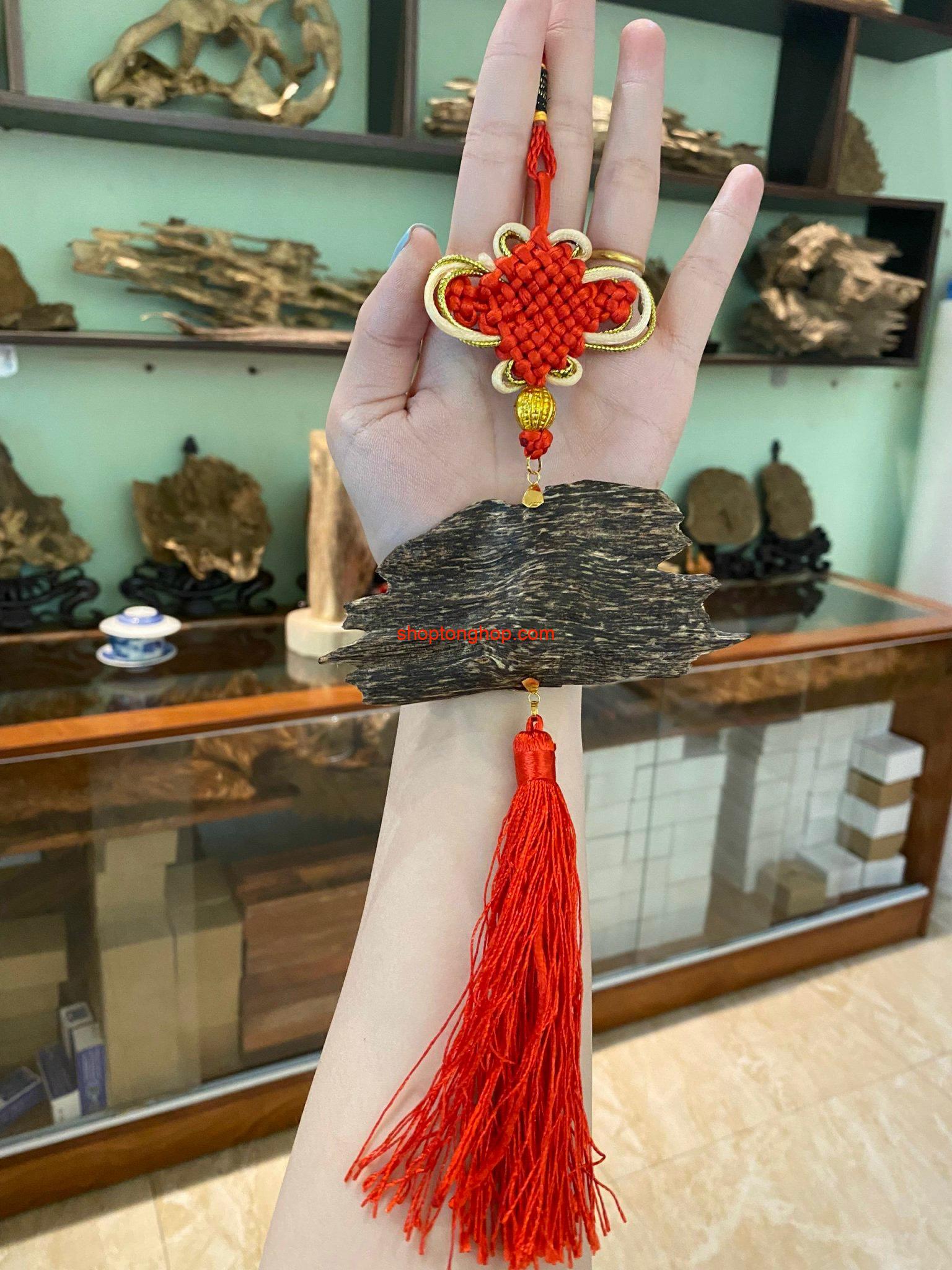 Trầm hương treo xe hơi tự nhiên